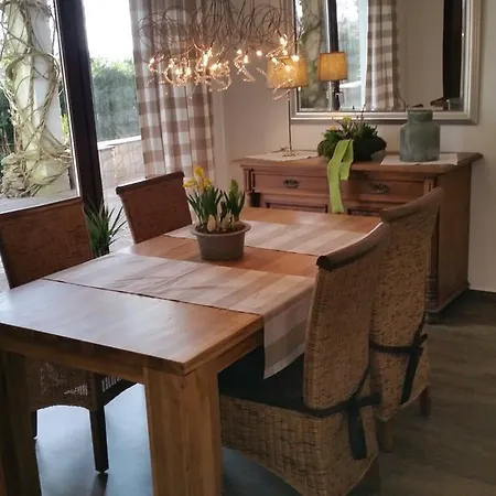 Gaestehaus Sonnenhuegel 莫内西